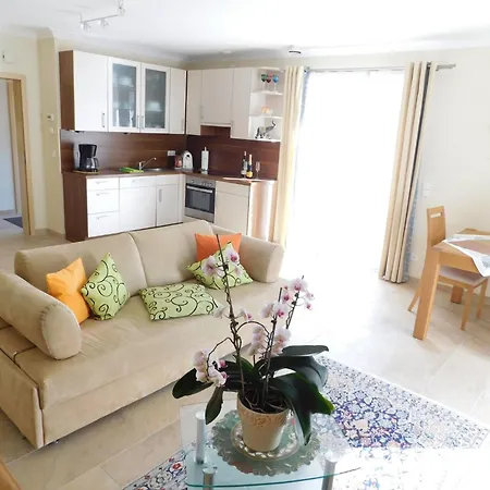 Apartment Am Rosengarten By Interhome *