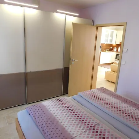 Apartment Am Rosengarten By Interhome *